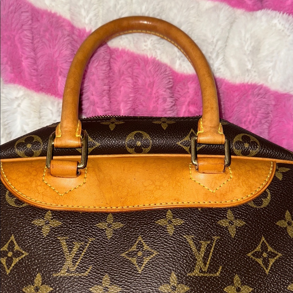 Louis Vuitton Deauville - Picture 10 of 12